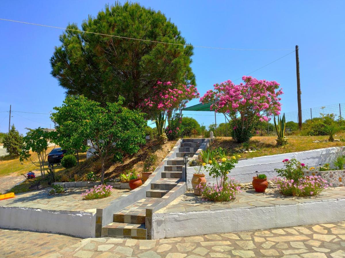 Vanna'S Holiday House Ierissos Exterior photo